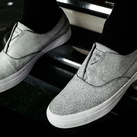 EUC HUF Dylan Slip-On Sneakers White Crackle Leather Size 8 Skate Casual Shoes - Picture 3 of 16